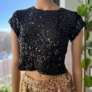 NWT- Francesca’s Rylee Short Sleeve Cropped Black Sequin Top, Women’s X-Small